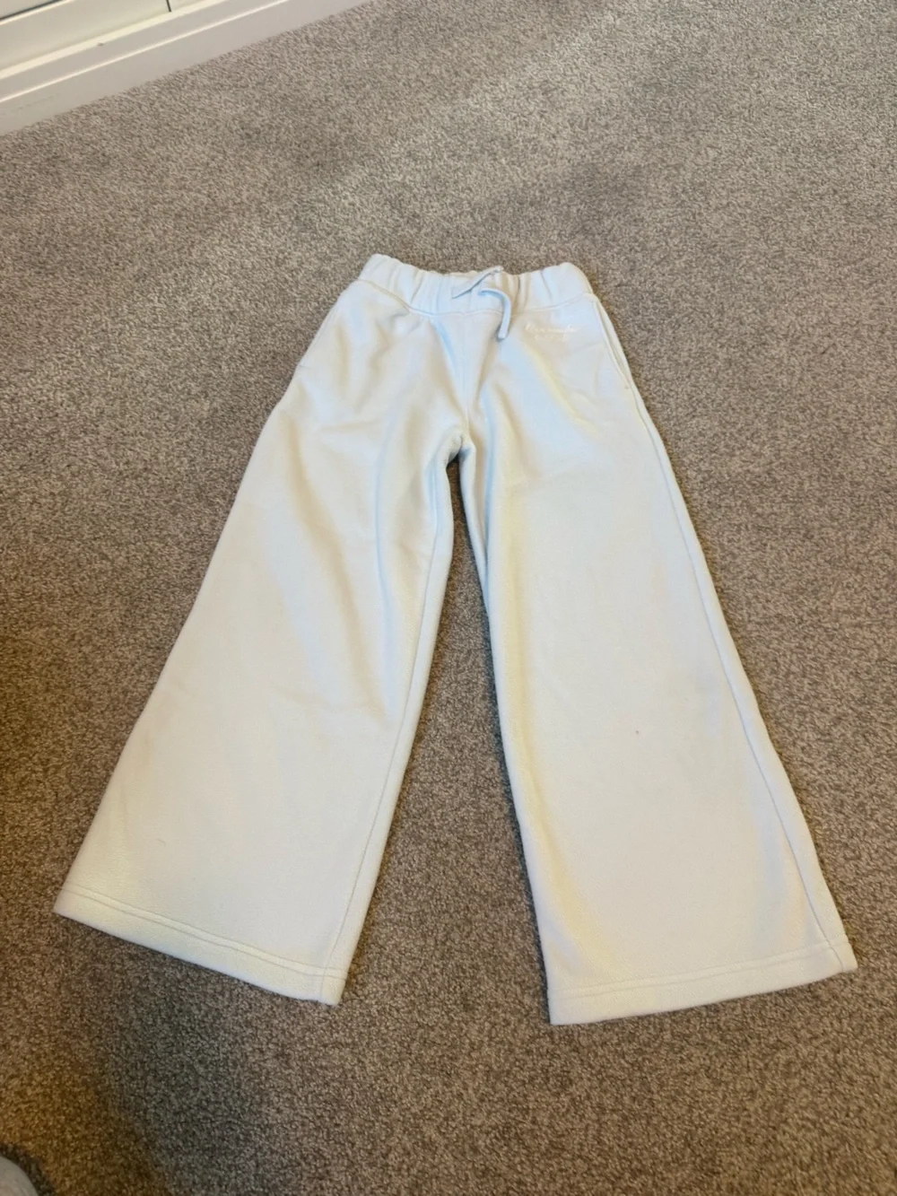 abercrombie kids light blue wide leg sweatpants 7/8